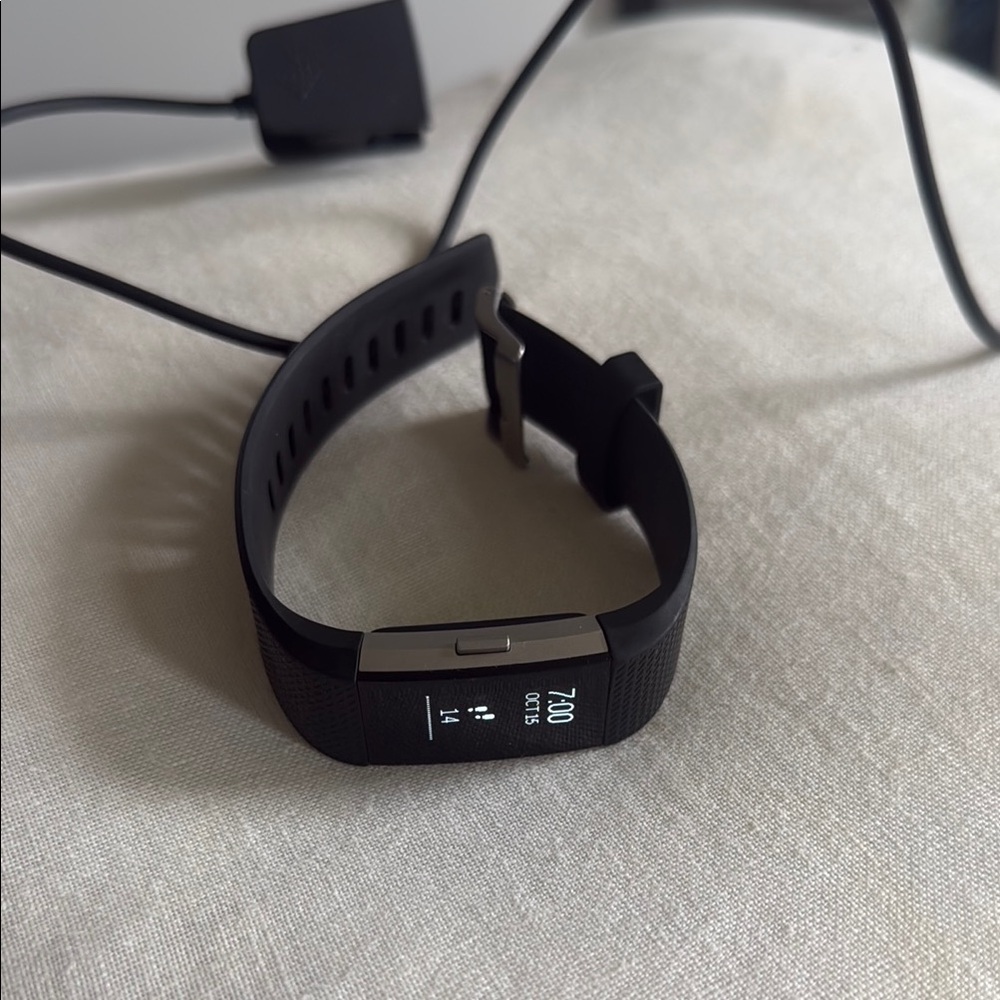 Fitbit Charge 2 Smartwatch and fitness tracker